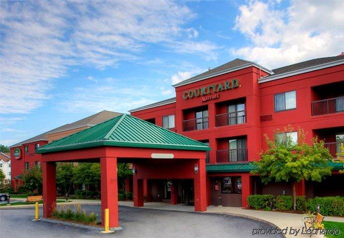 Courtyard Manchester-Boston Regional Airport Exterior photo